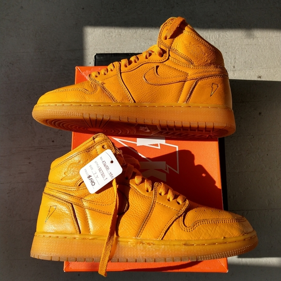 Jordans - Picture 5 of 11